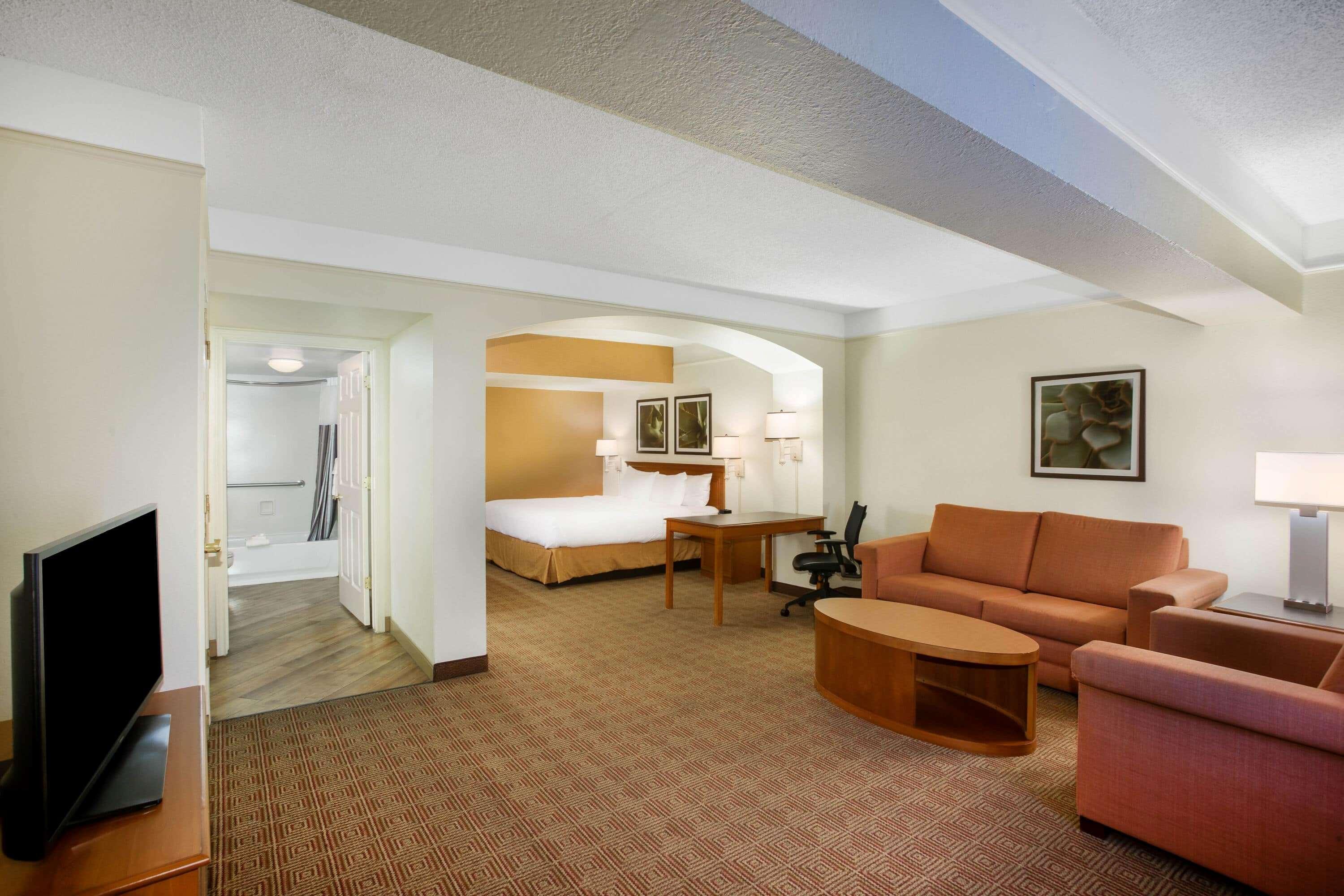 La Quinta Inn By Wyndham Austin Capitol / Downtown Exterior photo