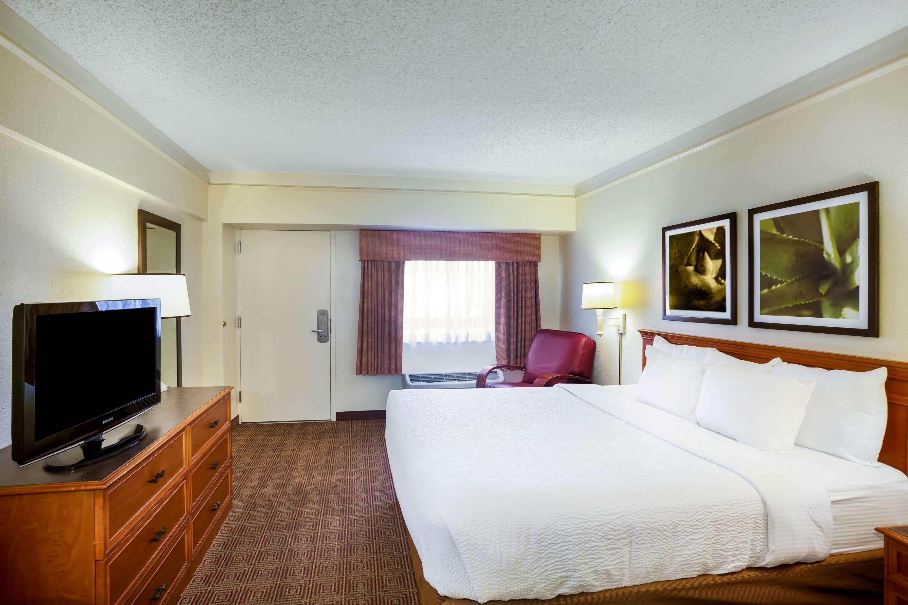 La Quinta Inn By Wyndham Austin Capitol / Downtown Exterior photo