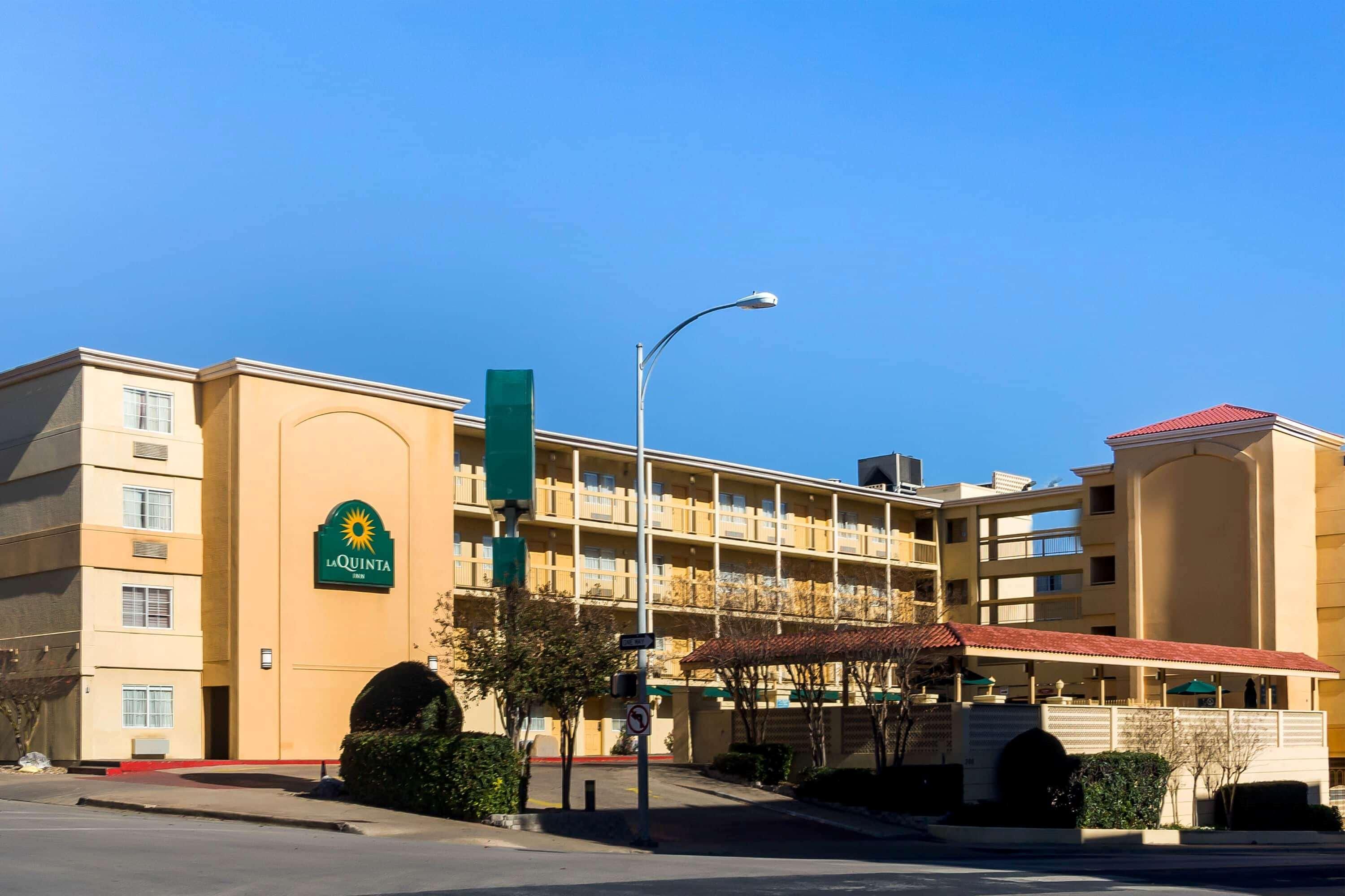 La Quinta Inn By Wyndham Austin Capitol / Downtown Exterior photo