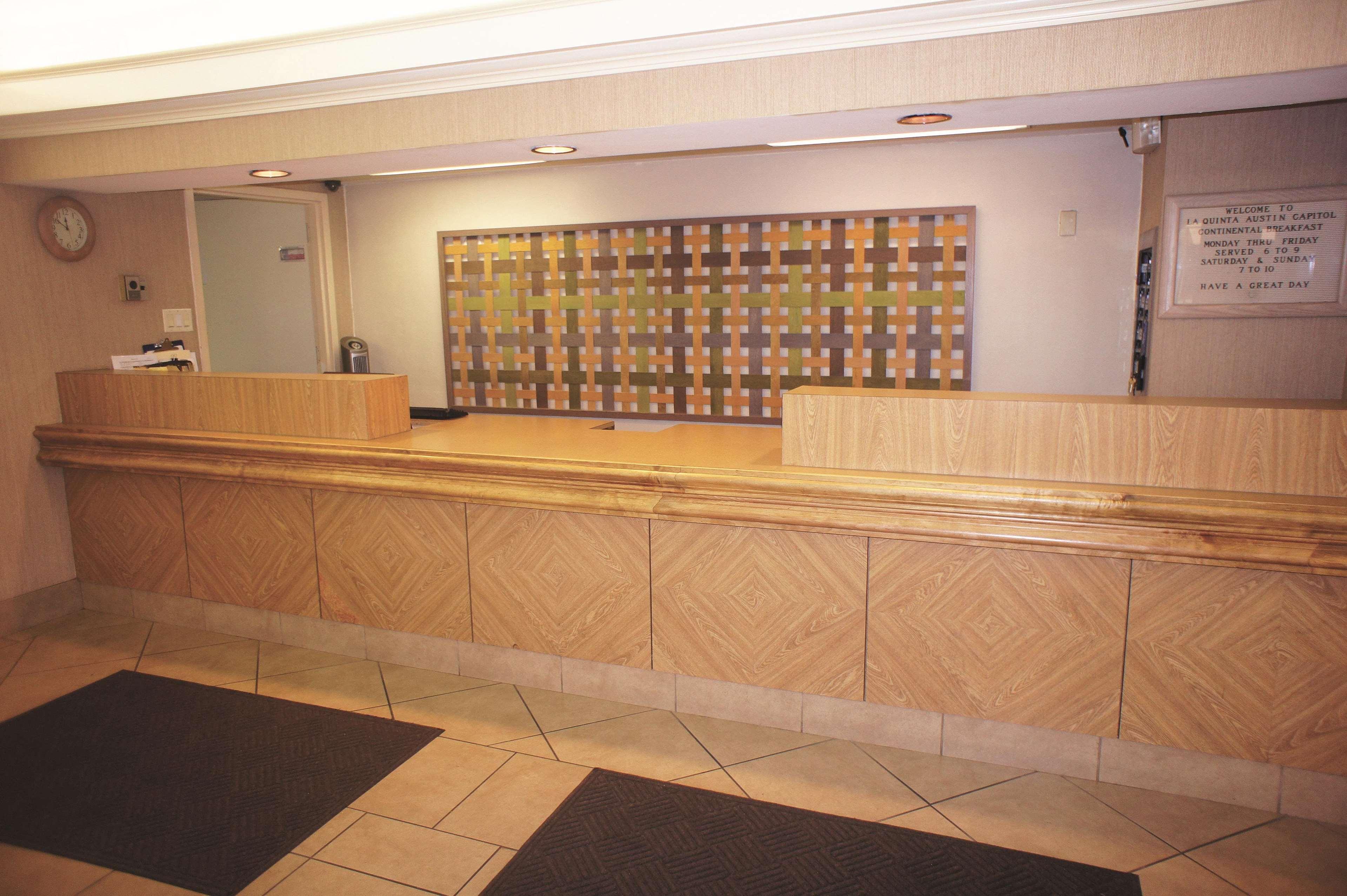 La Quinta Inn By Wyndham Austin Capitol / Downtown Exterior photo